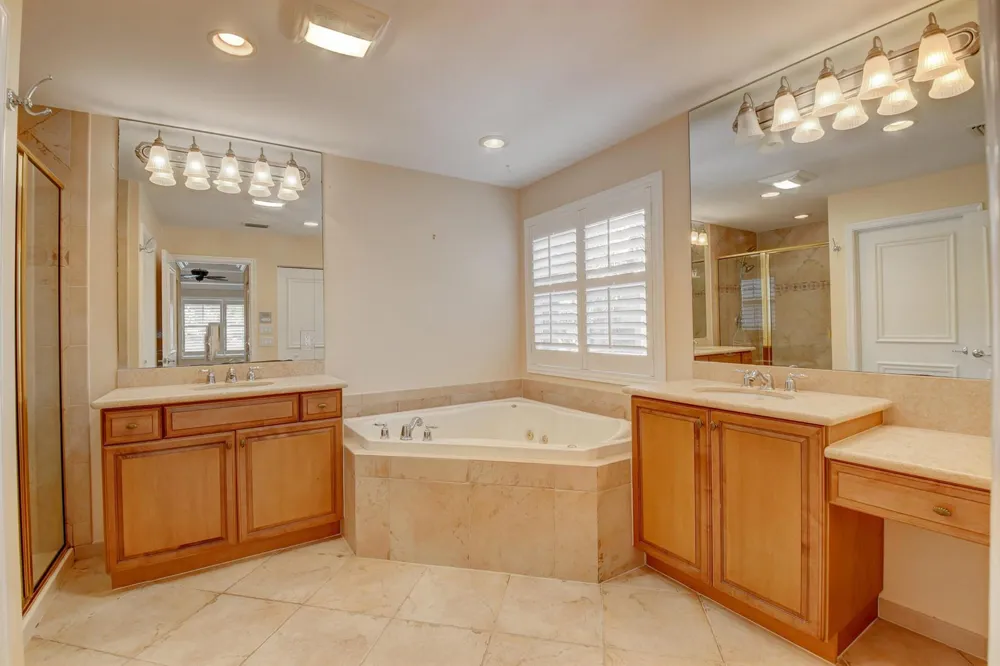 8957 Sandy Crest Lane Boynton Beach, FL 33473