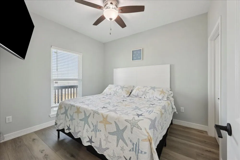 1326 Emerald Drive Crystal Beach, TX 77650