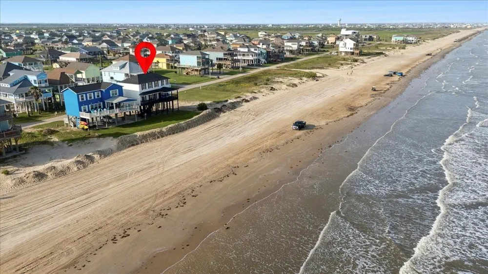 1326 Emerald Drive Crystal Beach, TX 77650