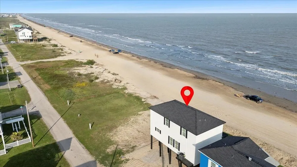 1326 Emerald Drive Crystal Beach, TX 77650