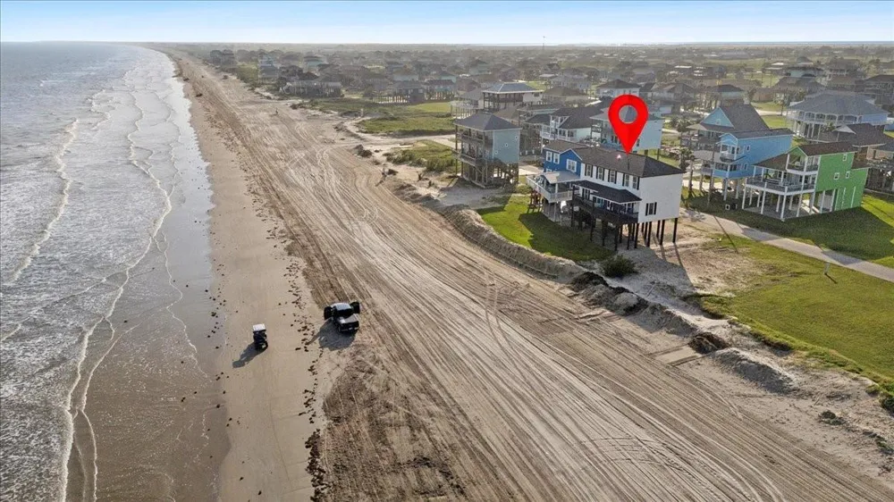 1326 Emerald Drive Crystal Beach, TX 77650
