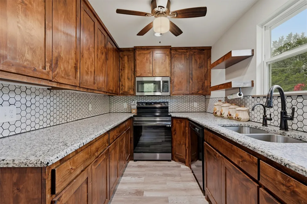 285 Sioux Drive Gordonville, TX 76245