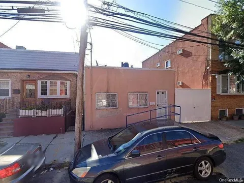 33-73 10th Street