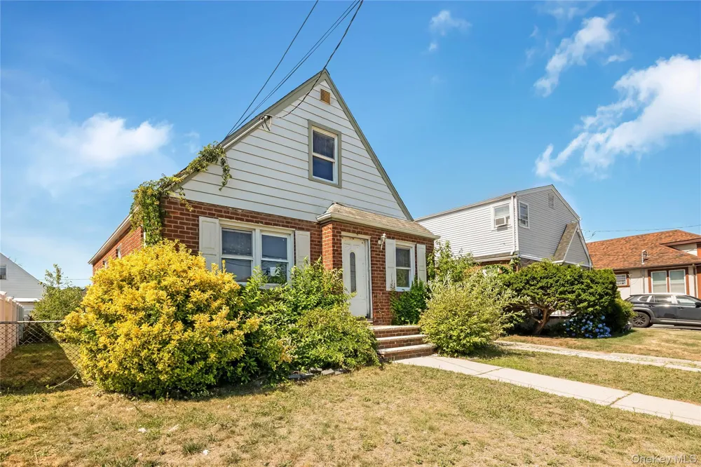 30 Viola Street Valley Stream, NY 11580