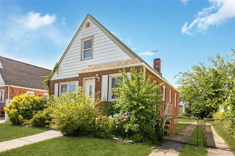 30 Viola Street Valley Stream, NY 11580