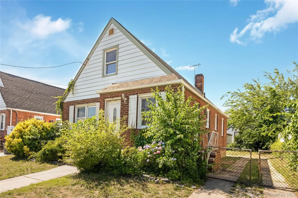 30 Viola Street Valley Stream, NY 11580
