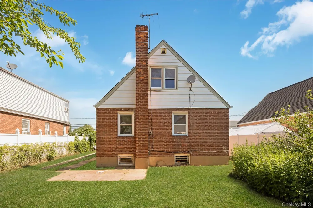 30 Viola Street Valley Stream, NY 11580