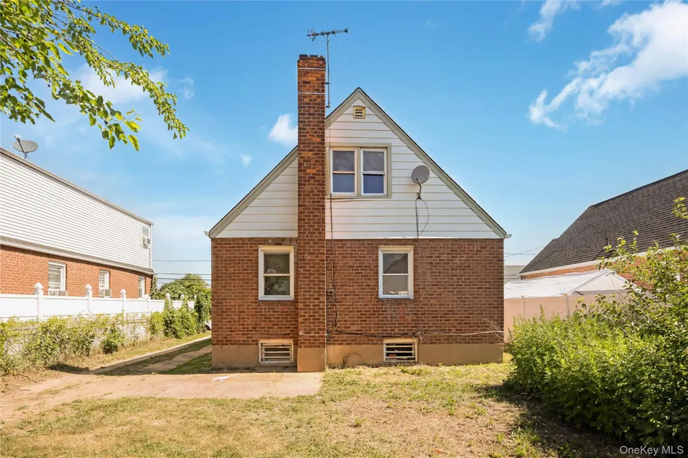 30 Viola Street Valley Stream, NY 11580