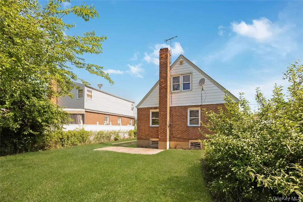 30 Viola Street Valley Stream, NY 11580