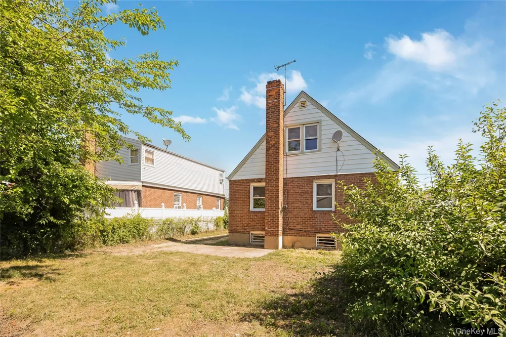30 Viola Street Valley Stream, NY 11580