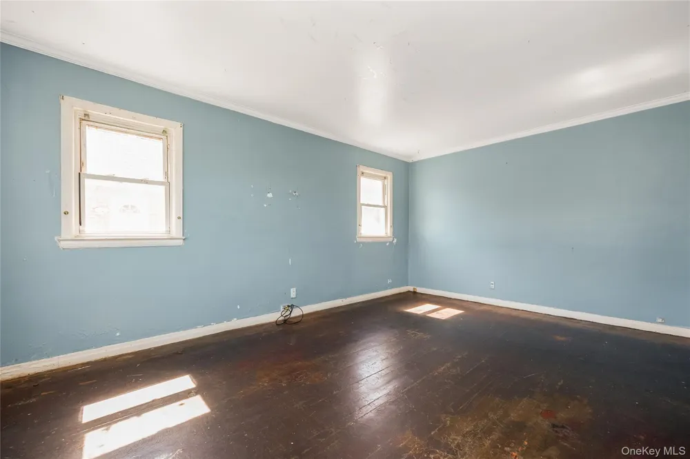 30 Viola Street Valley Stream, NY 11580