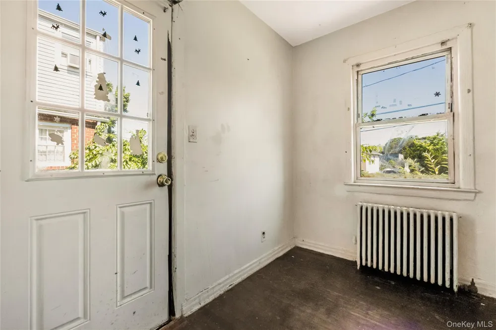 30 Viola Street Valley Stream, NY 11580