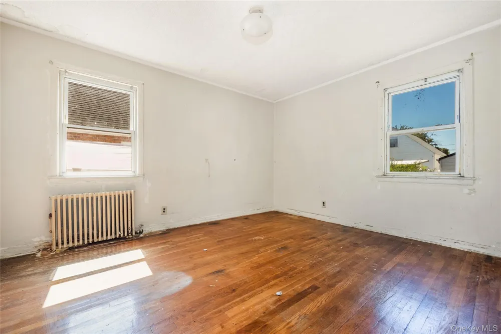 30 Viola Street Valley Stream, NY 11580