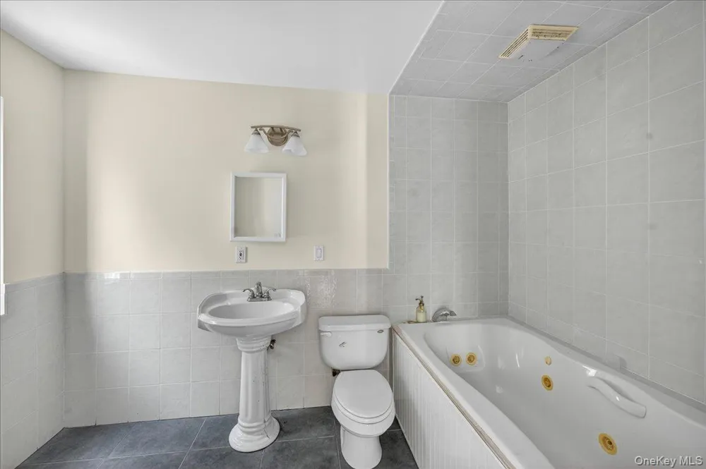 52 Victory Avenue Shirley, NY 11967