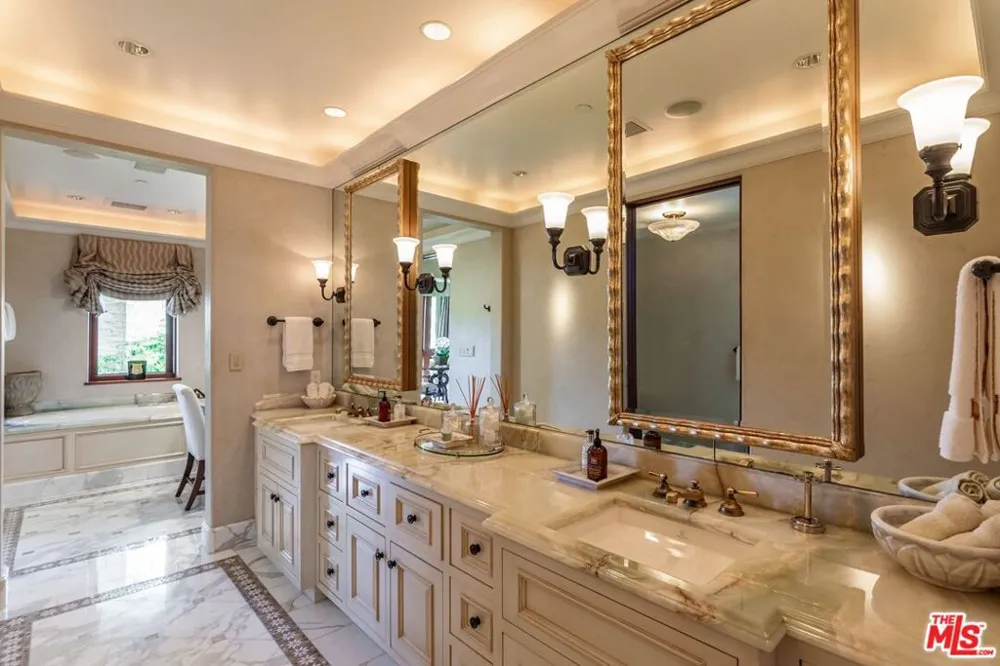 1101 Bel Air Place Los Angeles, CA 90077
