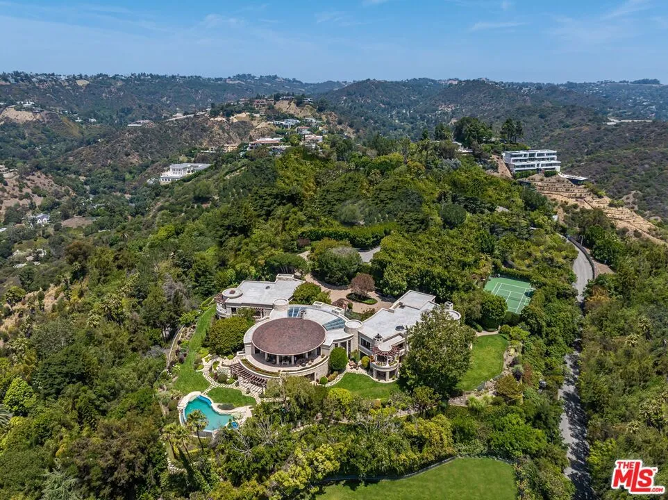 1101 Bel Air Place Los Angeles, CA 90077