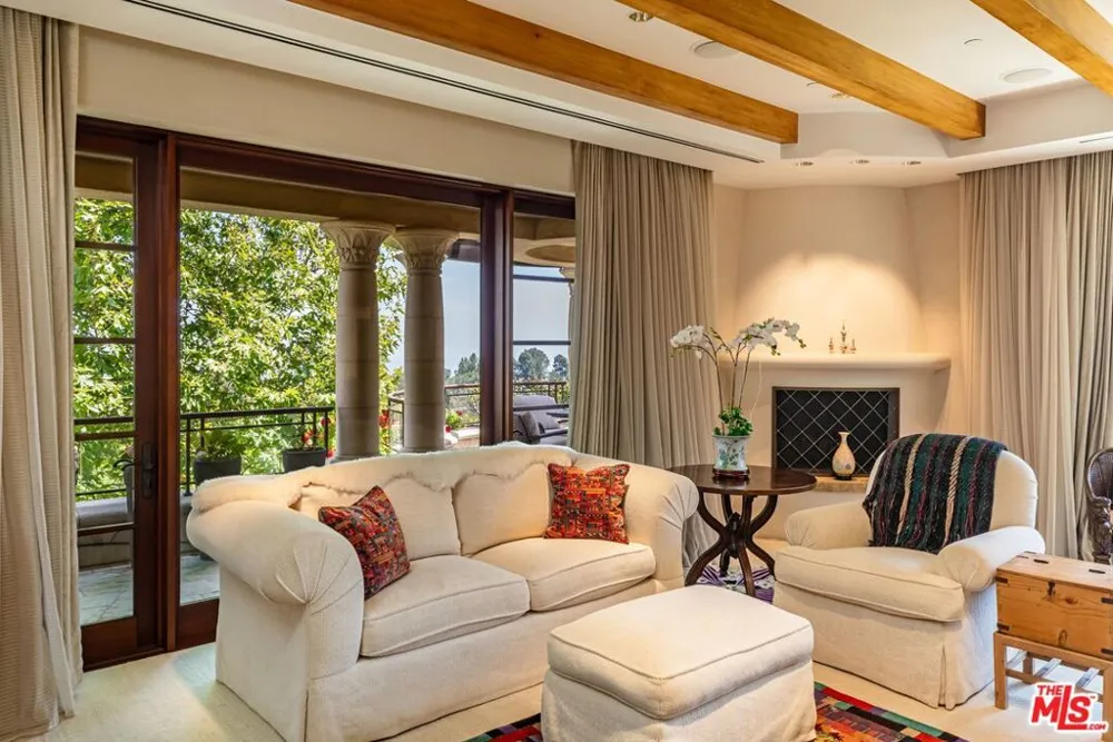 1101 Bel Air Place Los Angeles, CA 90077