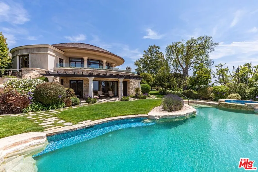 1101 Bel Air Place Los Angeles, CA 90077