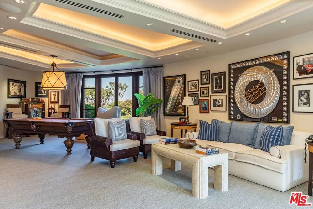 1101 Bel Air Place Los Angeles, CA 90077
