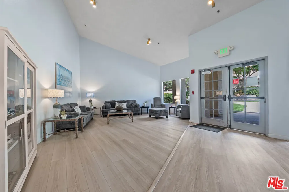 501 Palisades Drive #207 Pacific Palisades, CA 90272