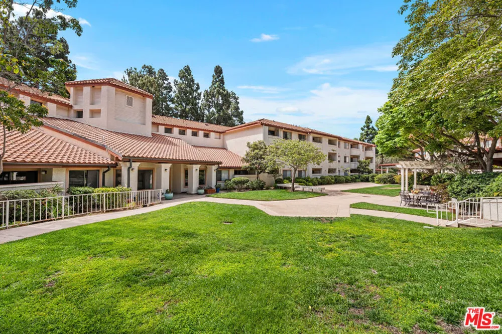 501 Palisades Drive #207 Pacific Palisades, CA 90272
