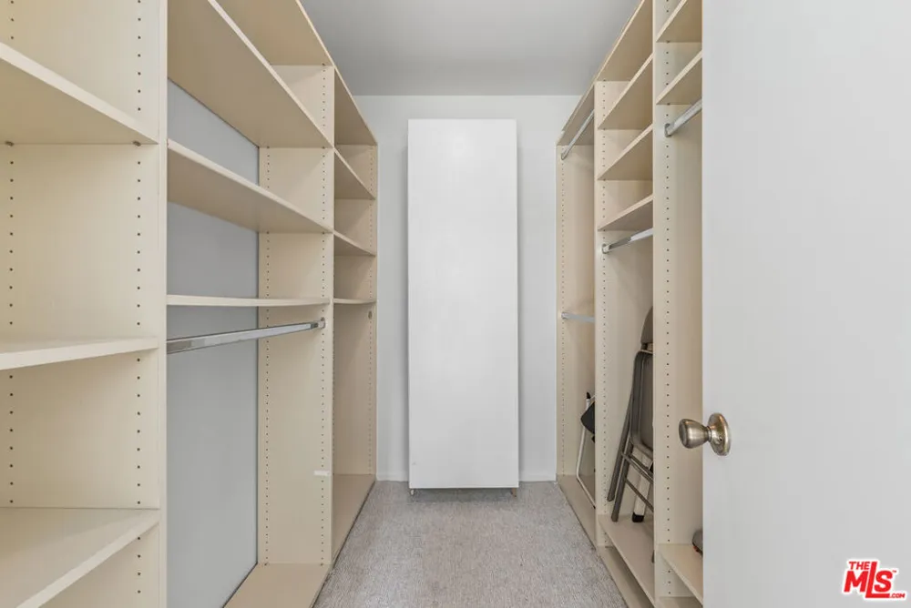 501 Palisades Drive #207 Pacific Palisades, CA 90272