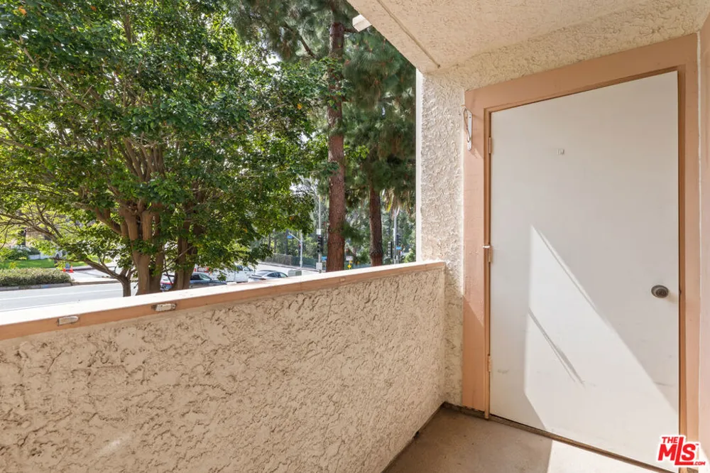 501 Palisades Drive #207 Pacific Palisades, CA 90272