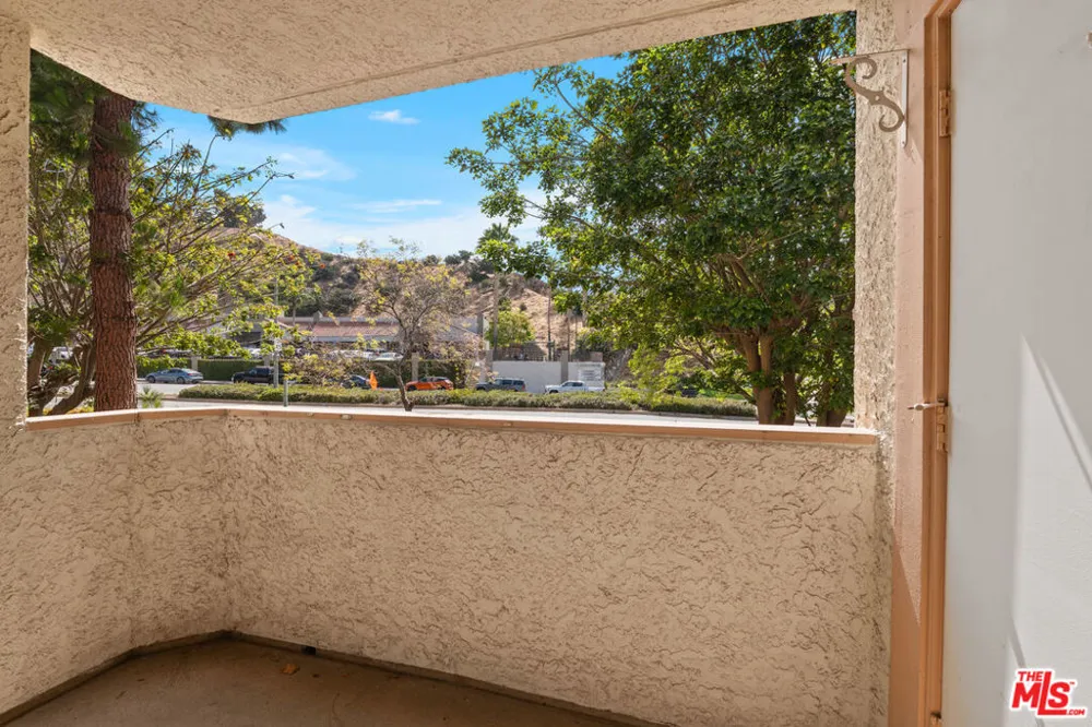 501 Palisades Drive #207 Pacific Palisades, CA 90272
