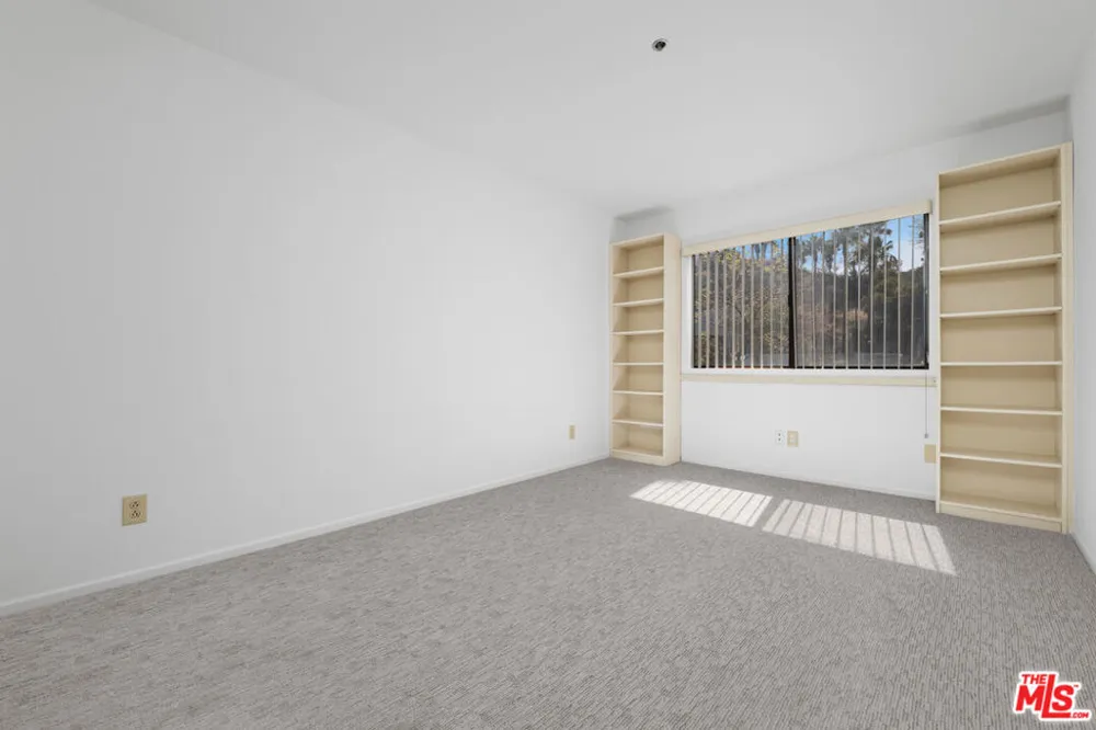 501 Palisades Drive #207 Pacific Palisades, CA 90272
