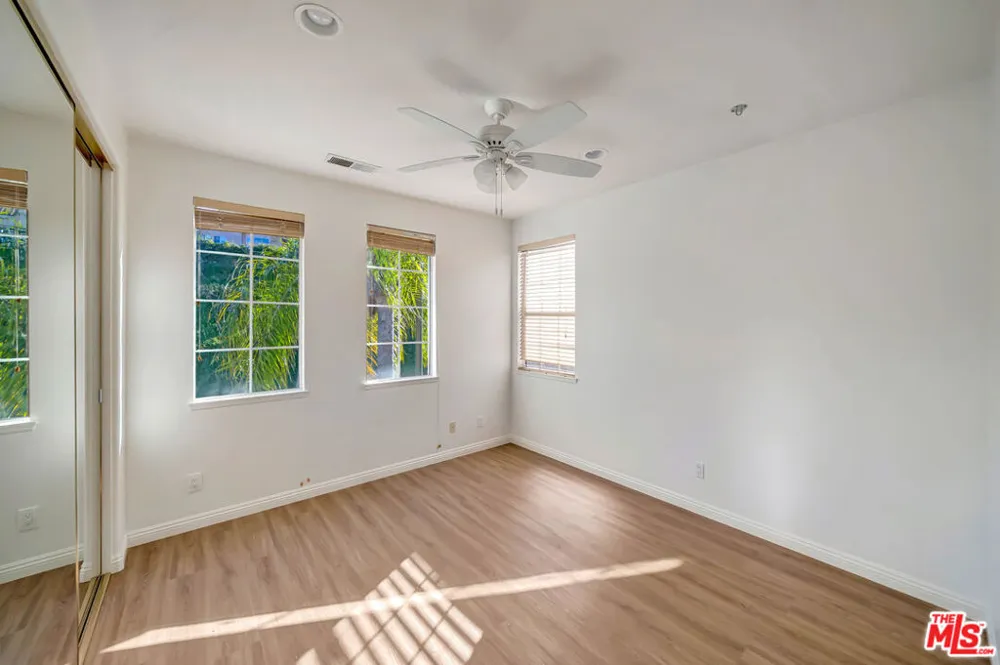 24819 Calle Cedro Calabasas, CA 91302