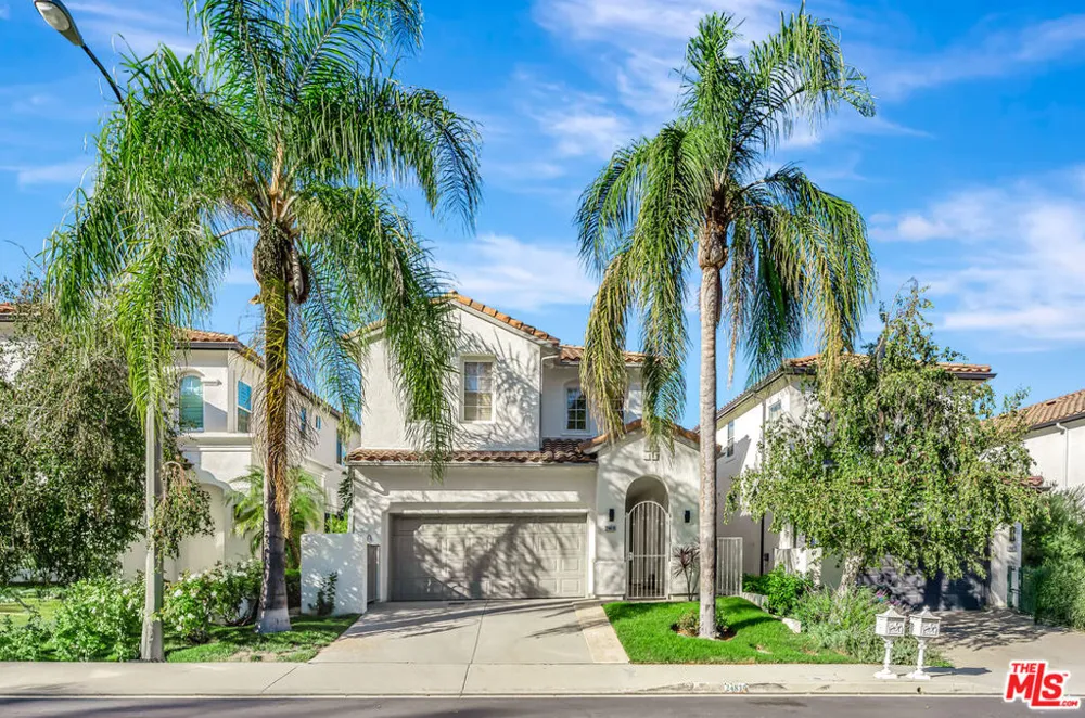 24819 Calle Cedro Calabasas, CA 91302