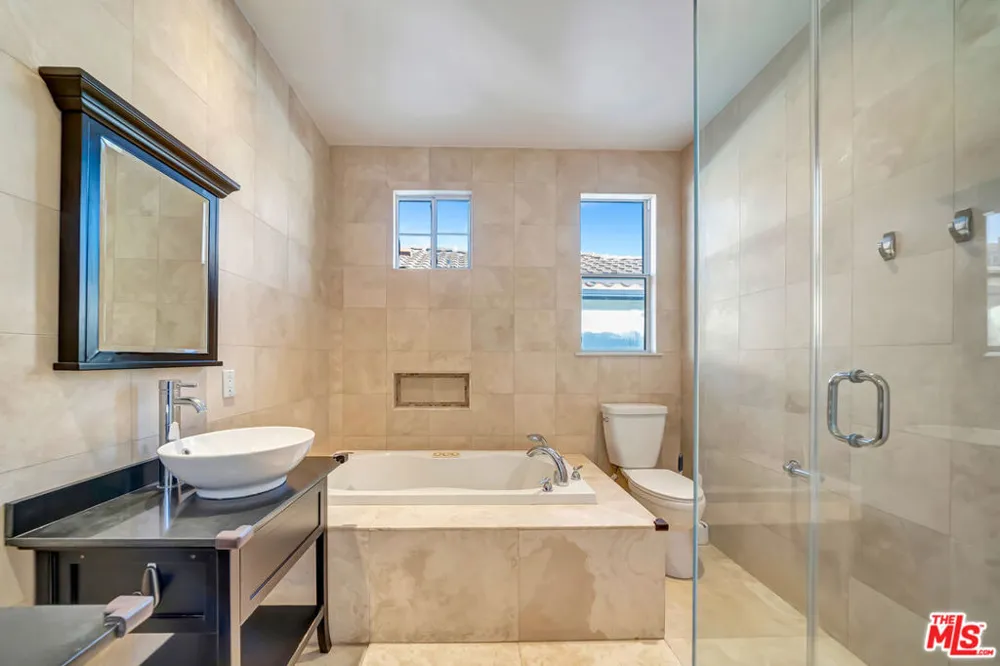 24819 Calle Cedro Calabasas, CA 91302