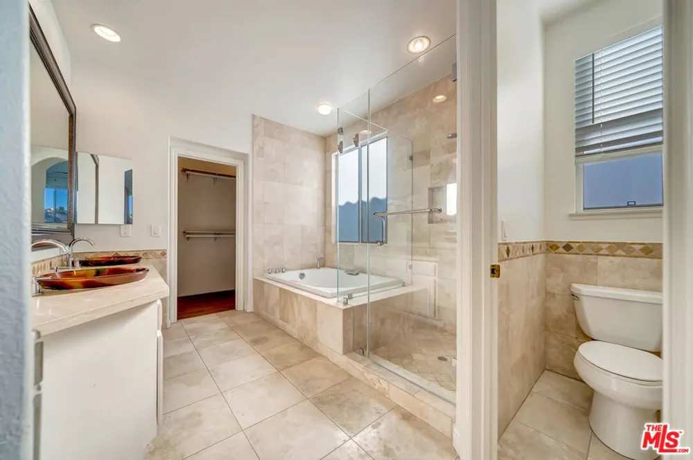 24819 Calle Cedro Calabasas, CA 91302