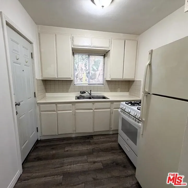 139 S Rosemead Boulevard #141 Pasadena, CA 91107