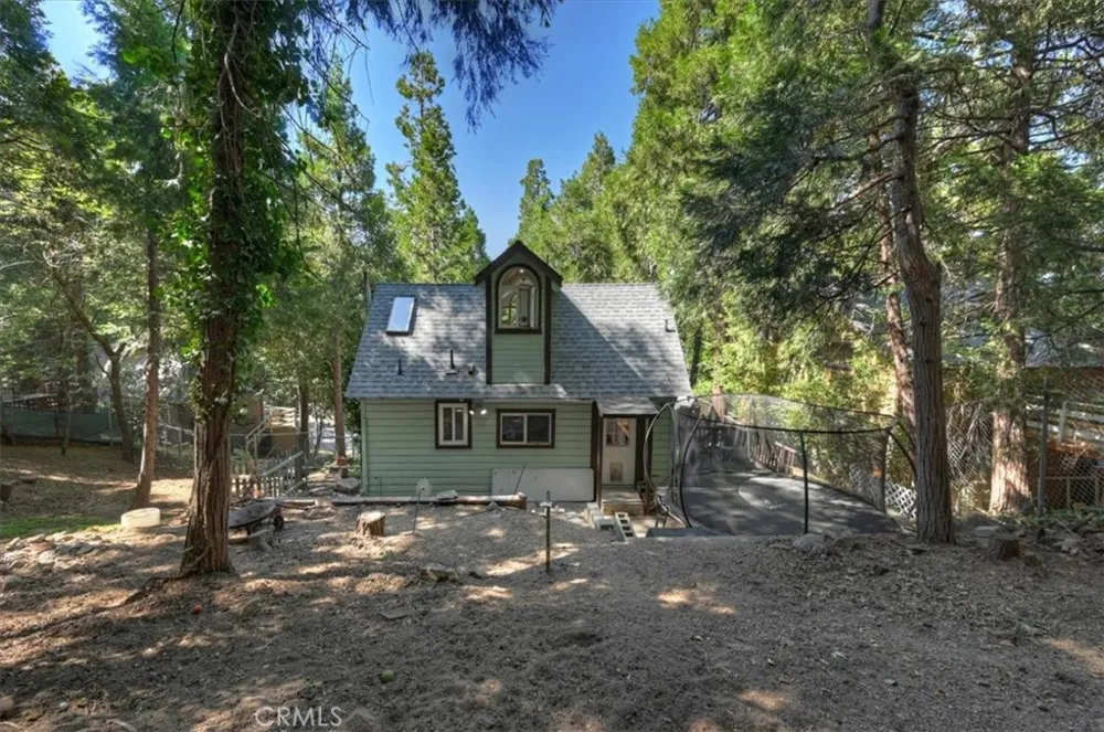 23869 Wildwood Crestline, CA 92325