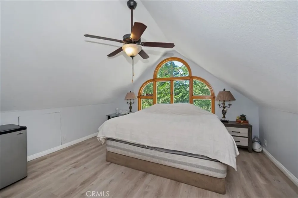 23869 Wildwood Crestline, CA 92325