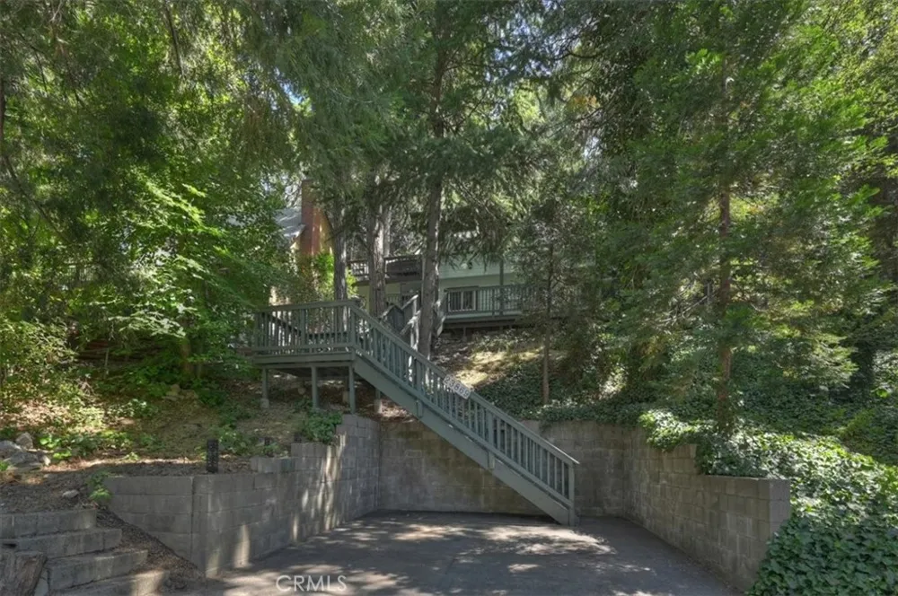 23869 Wildwood Crestline, CA 92325