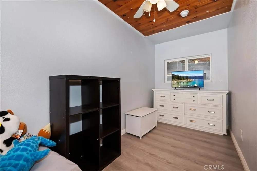 23869 Wildwood Crestline, CA 92325