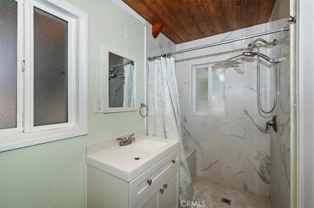 23869 Wildwood Crestline, CA 92325