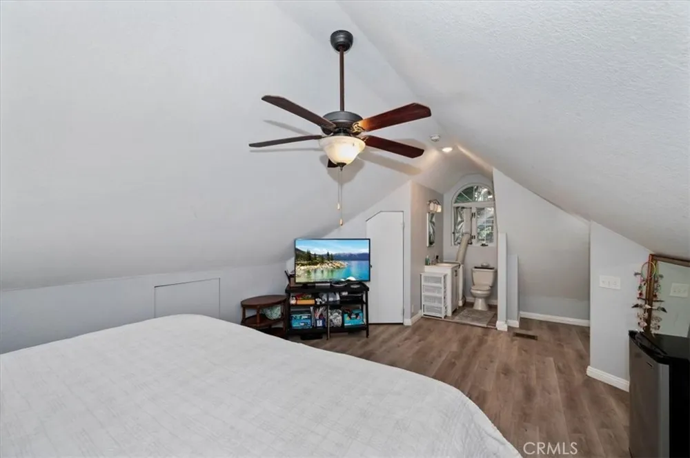 23869 Wildwood Crestline, CA 92325