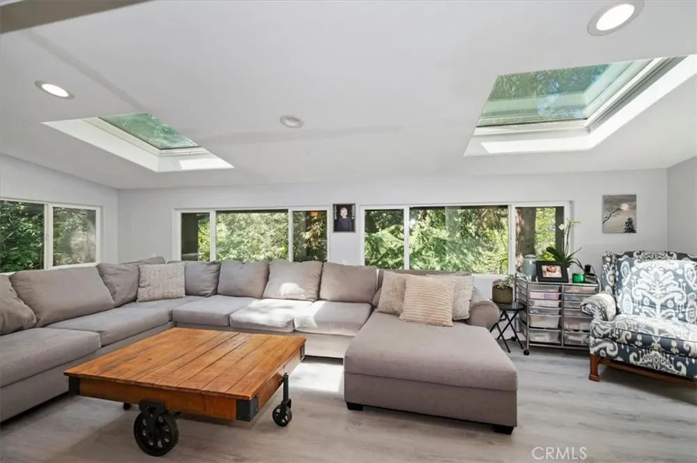 23869 Wildwood Crestline, CA 92325