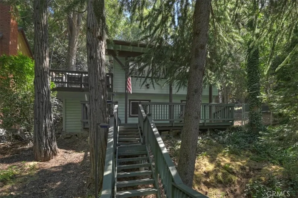 23869 Wildwood Crestline, CA 92325