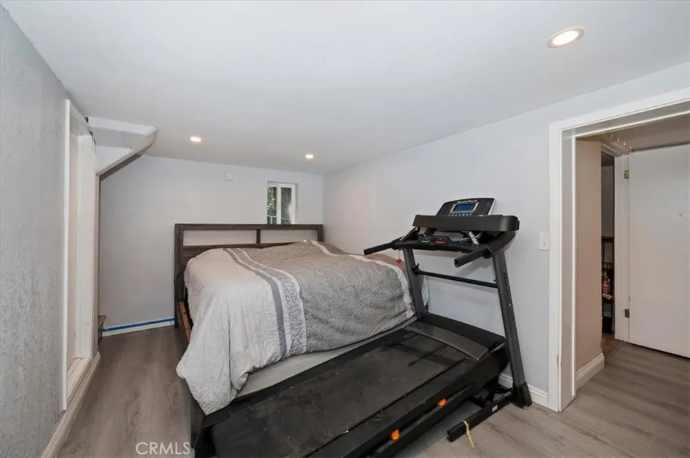 23869 Wildwood Crestline, CA 92325