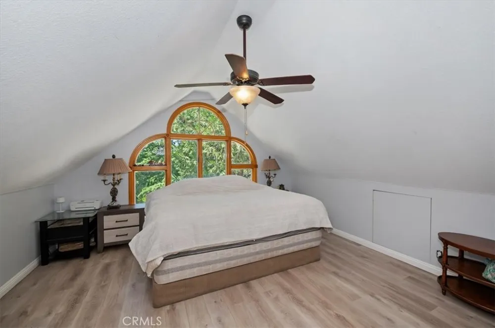 23869 Wildwood Crestline, CA 92325