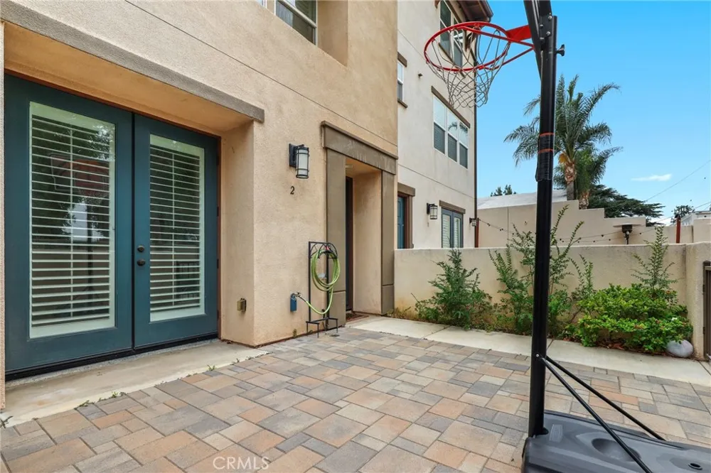 649 W Foothill Boulevard #2 Glendora, CA 91741