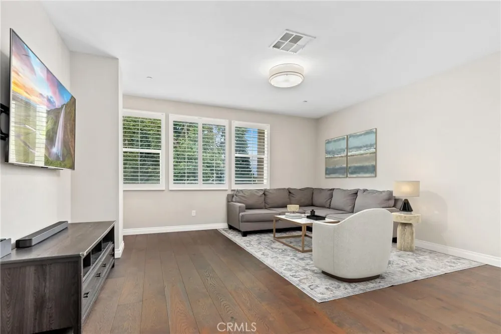 649 W Foothill Boulevard #2 Glendora, CA 91741