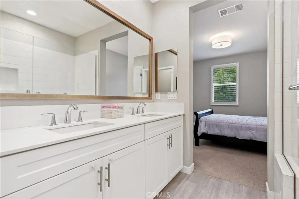 649 W Foothill Boulevard #2 Glendora, CA 91741