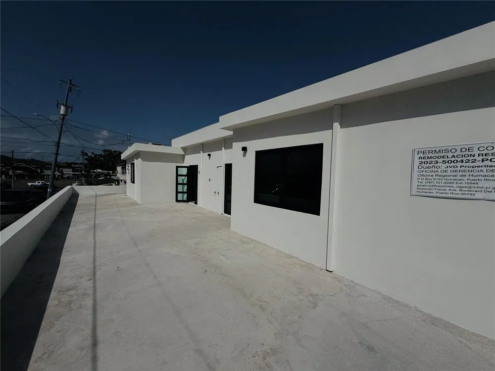 TRIPLEX HOUSE  Calle 5 D1 EXT. BUSO Humacao, PR 00791