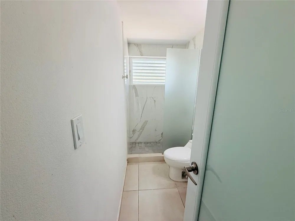 TRIPLEX HOUSE  Calle 5 D1 EXT. BUSO Humacao, PR 00791