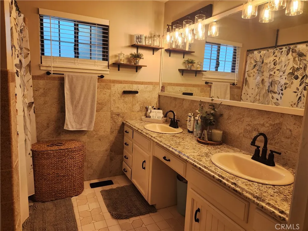 105 Pinedale Avenue Oroville, CA 95966
